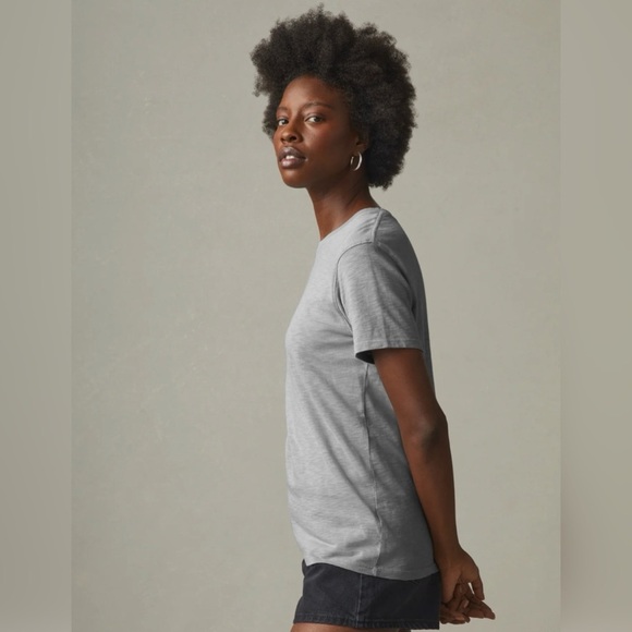 American Giant PREMIUM SLUB
CREW TEE in Cement Size S - Picture 3 of 6